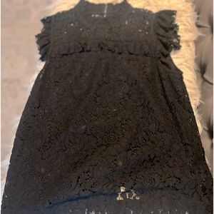 Beautiful black sleeveless top! Size medium petite excellent condition